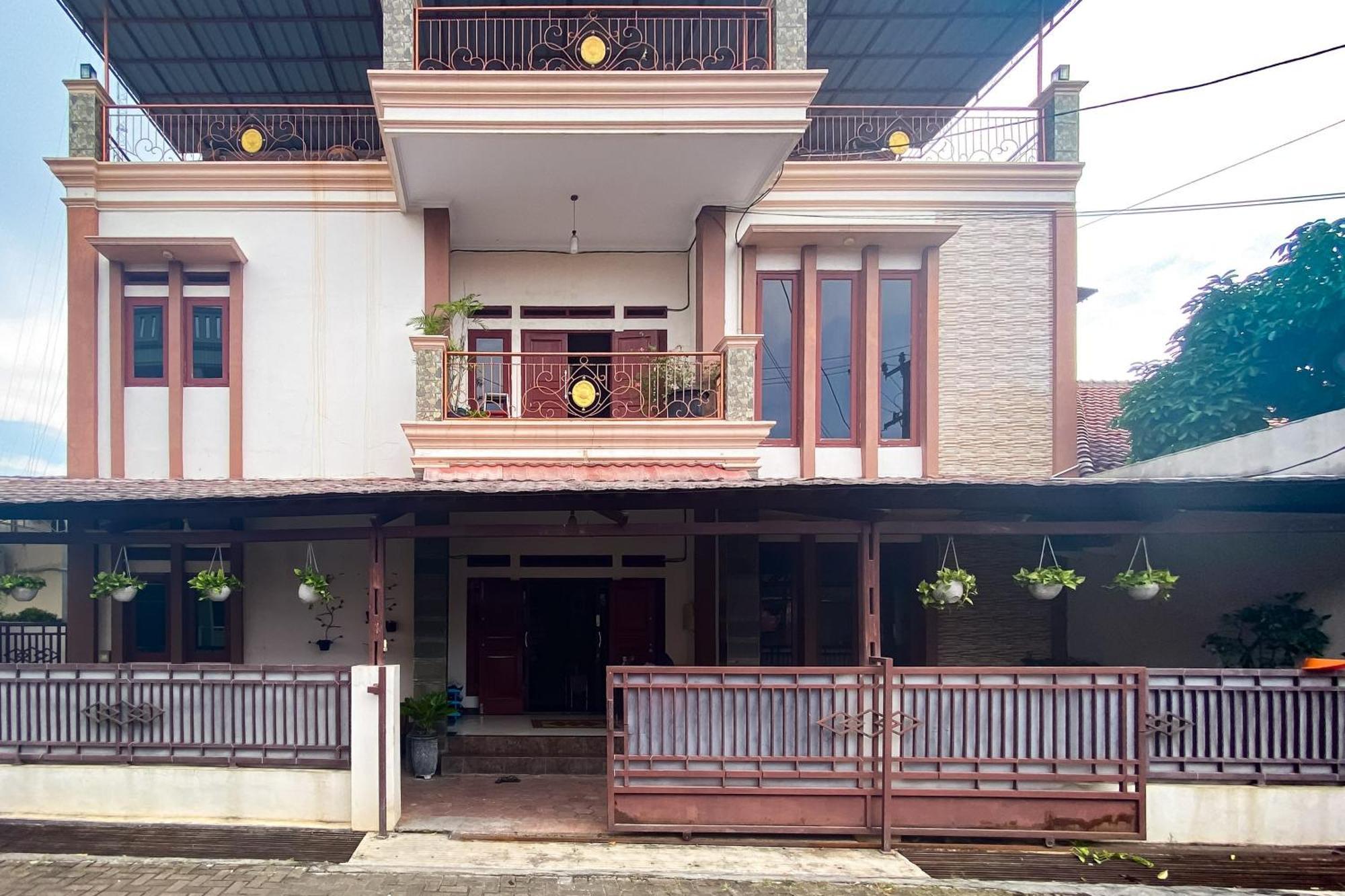 Hotel Falira Syariah Mitra Reddoorz 2*