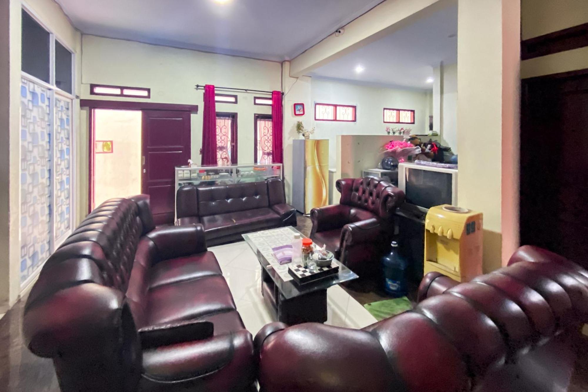 Hotel Falira Syariah Mitra Reddoorz
